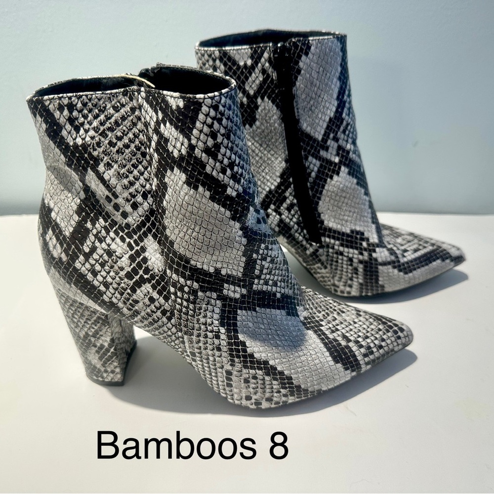 BAMBOO Black & White Snake-Print Pointed Ankle Booties size 8